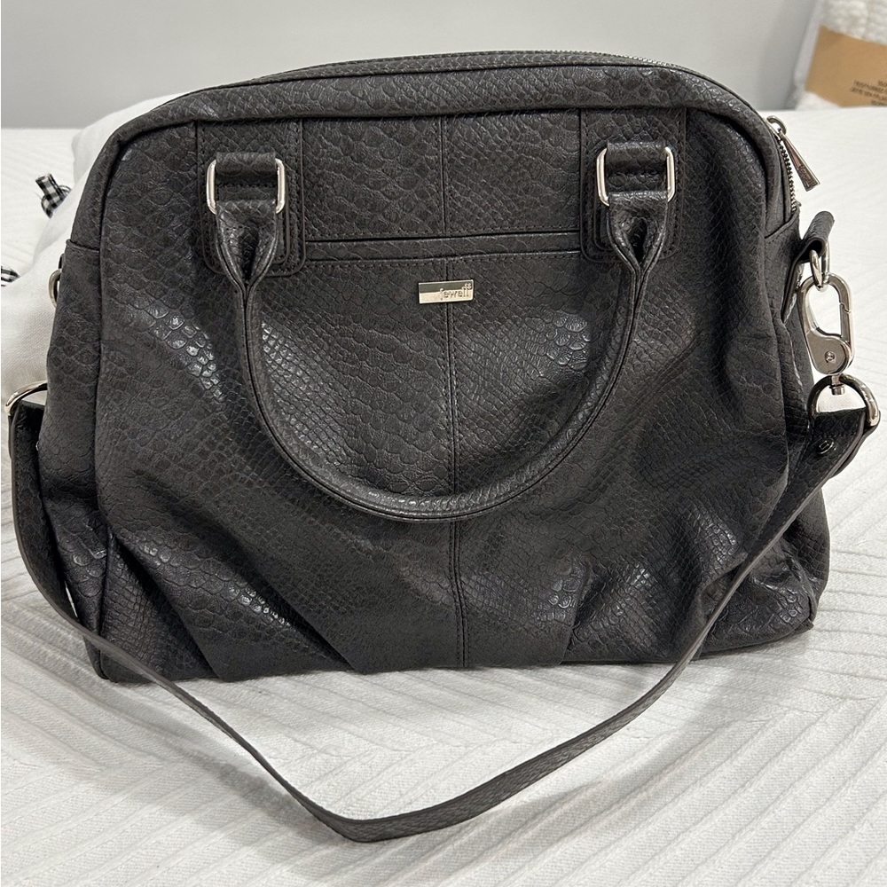 Jewell by thirty one gray purse with 2 handles and removable strap.